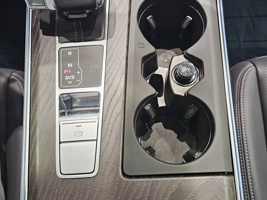 Thumbnail: 2021 Audi A6 - 24