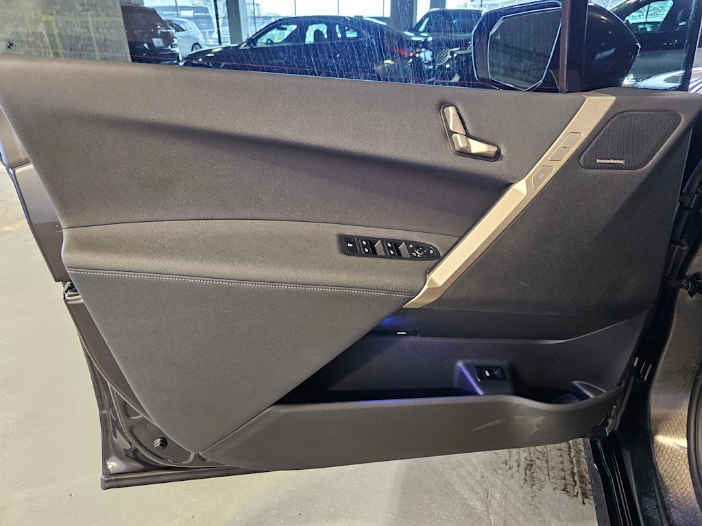 Thumbnail: 2024 BMW iX - 25