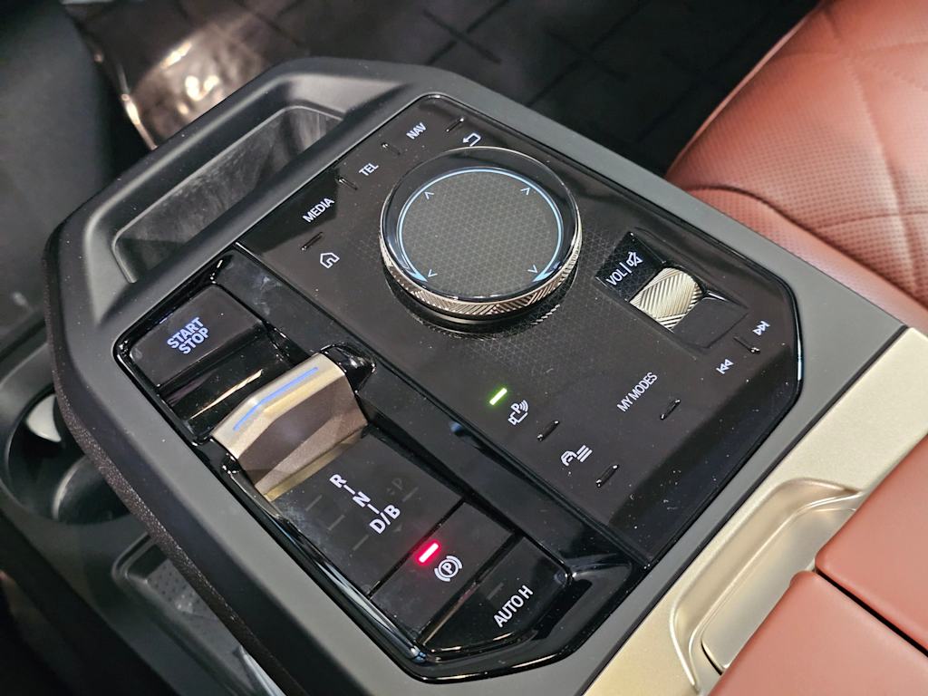 Thumbnail: 2024 BMW iX - 15