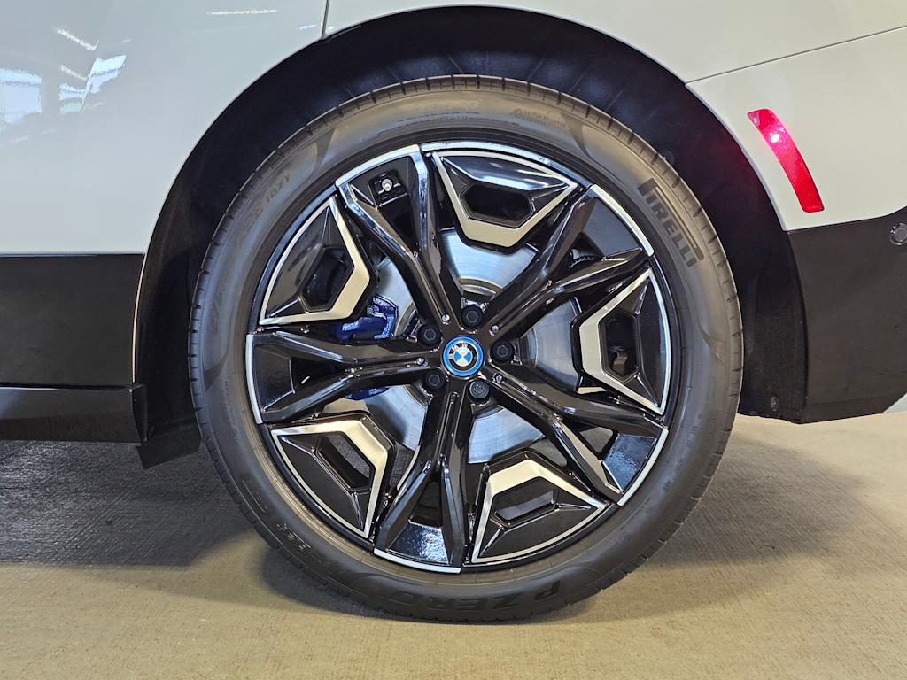 Thumbnail: 2024 BMW iX - 7