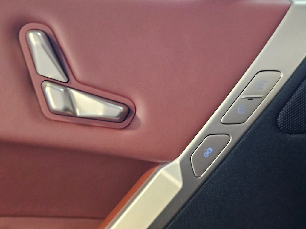 Thumbnail: 2024 BMW iX - 25
