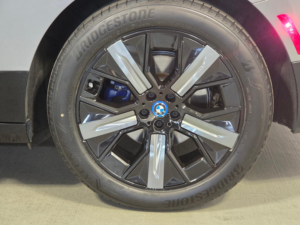 Thumbnail: 2024 BMW iX - 7