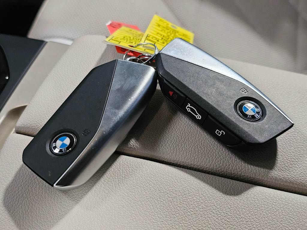 Thumbnail: 2024 BMW iX - 18
