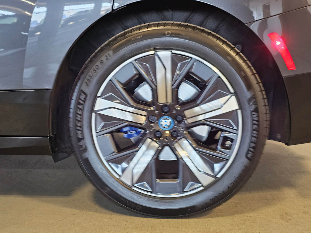 Thumbnail: 2024 BMW iX - 7