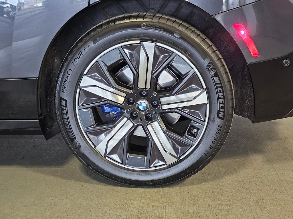 Thumbnail: 2024 BMW iX - 7