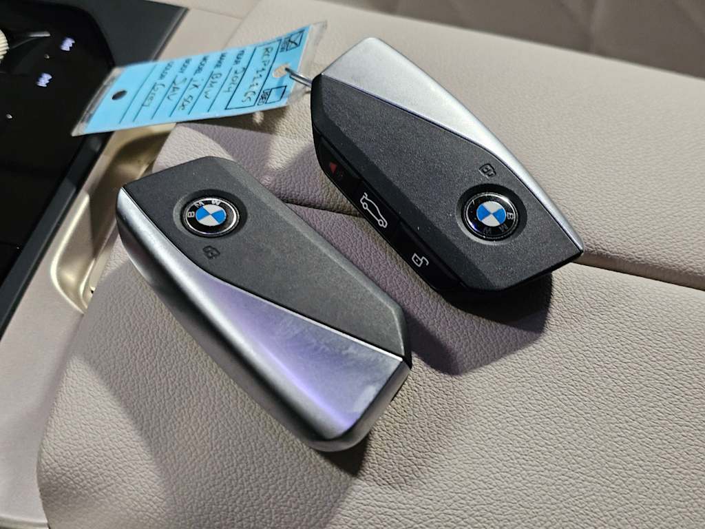 Thumbnail: 2024 BMW iX - 18