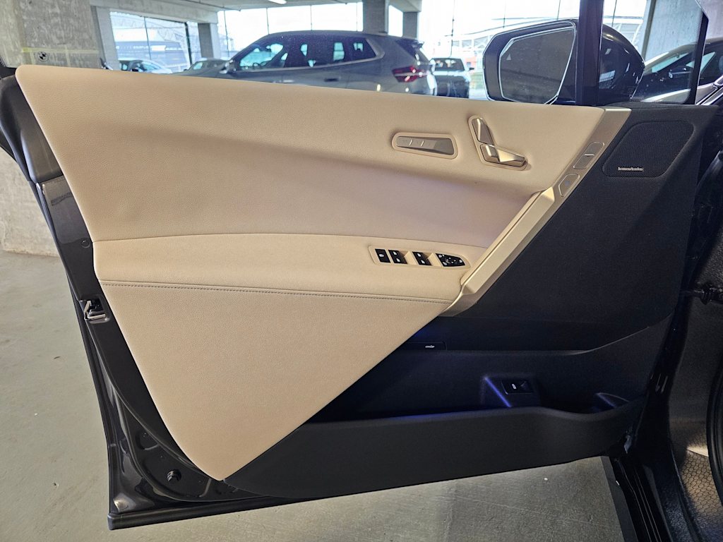 Thumbnail: 2024 BMW iX - 25