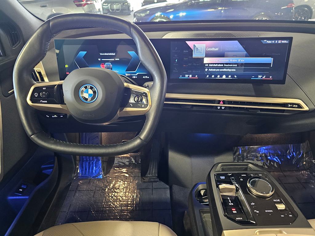 Thumbnail: 2024 BMW iX - 8