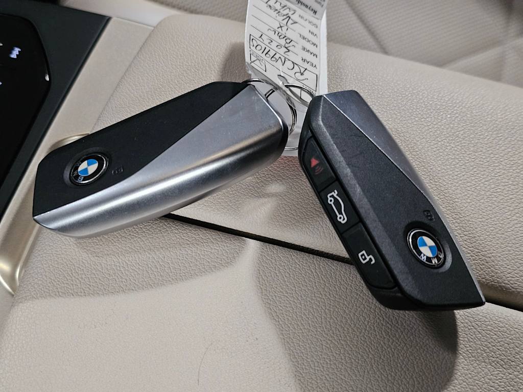 Thumbnail: 2024 BMW iX - 19