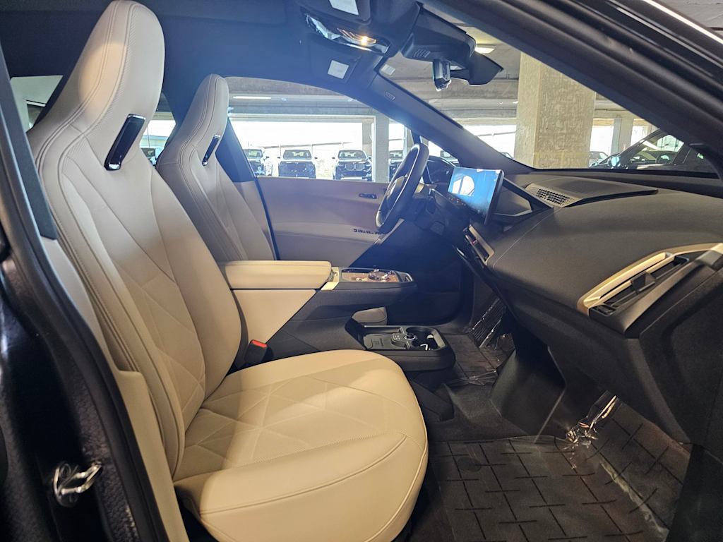 Thumbnail: 2024 BMW iX - 32