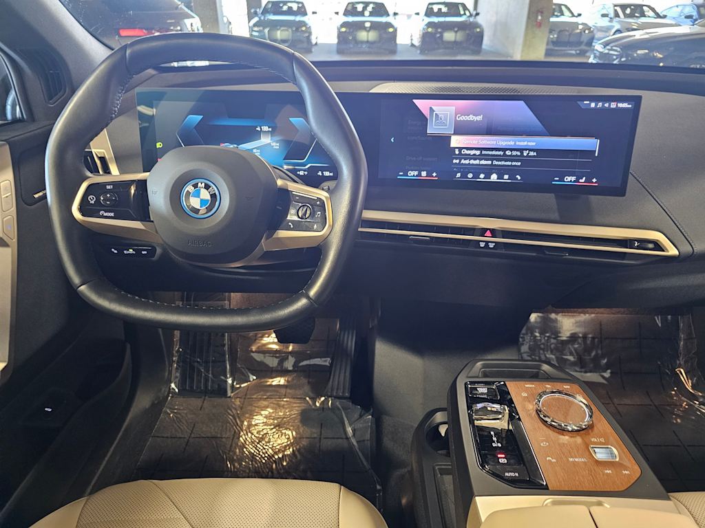 Thumbnail: 2024 BMW iX - 8