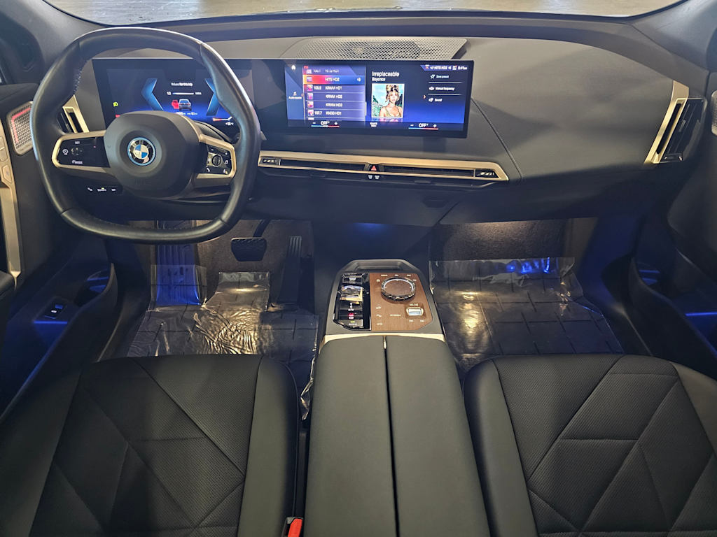 Thumbnail: 2023 BMW iX - 8