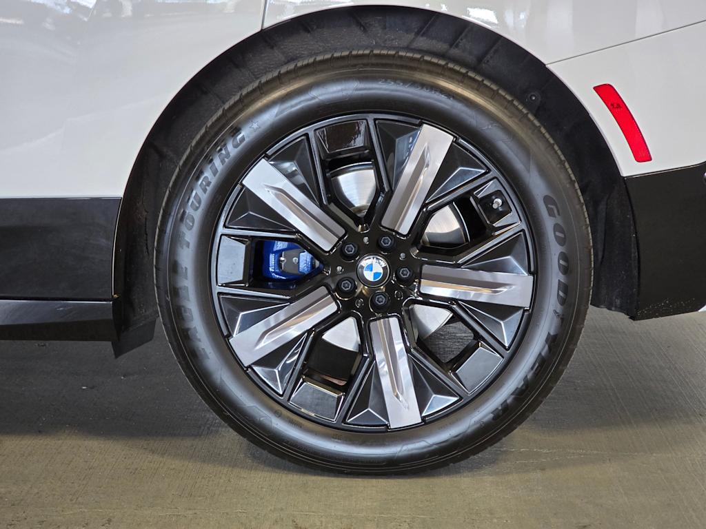 Thumbnail: 2024 BMW iX - 7