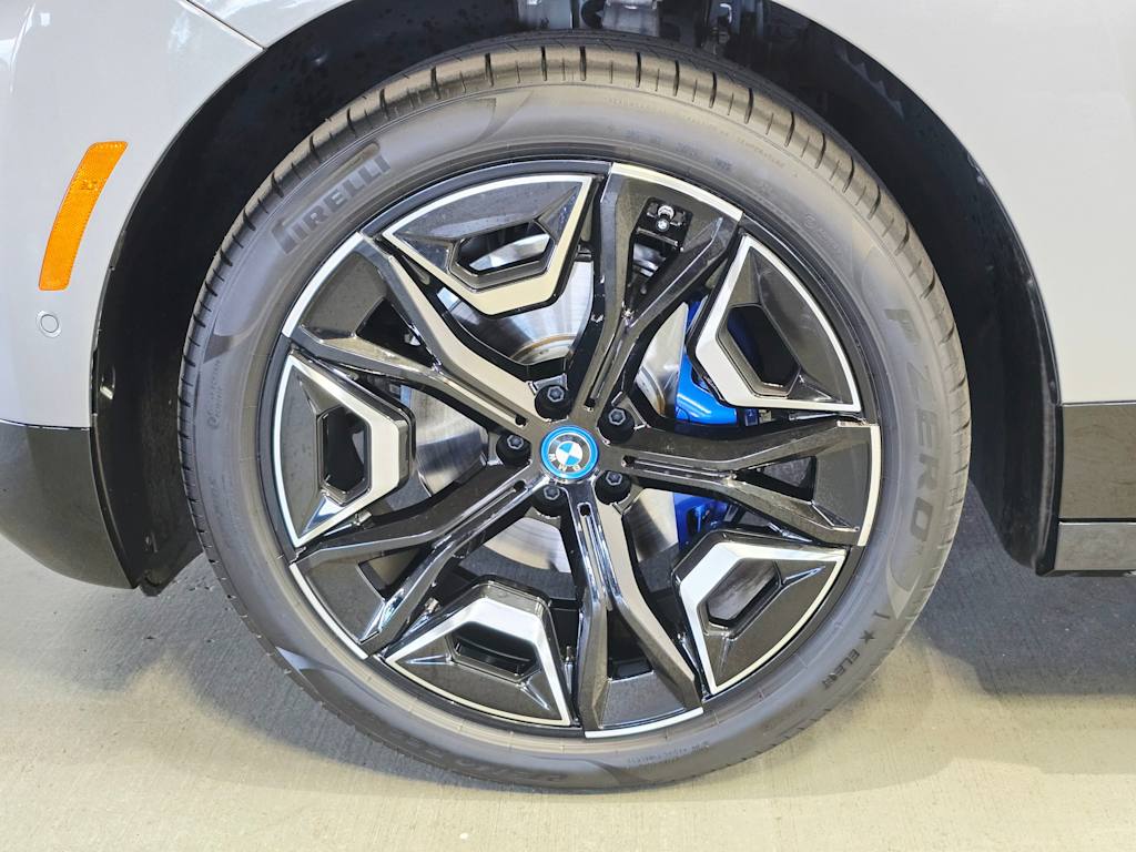 Thumbnail: 2024 BMW iX - 7