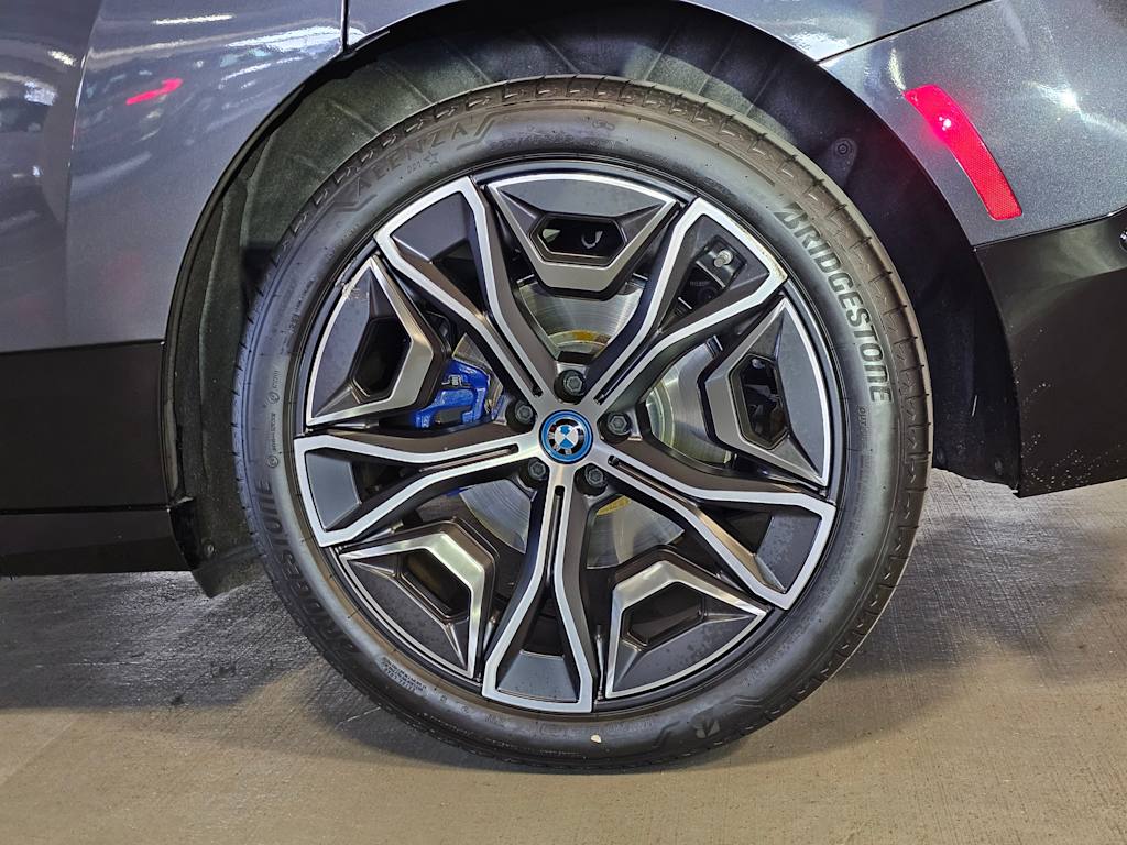 Thumbnail: 2024 BMW iX - 7
