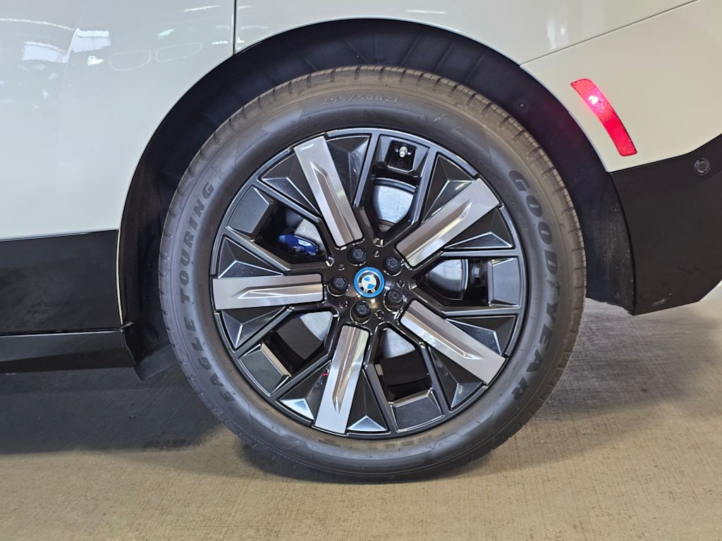 Thumbnail: 2024 BMW iX - 7