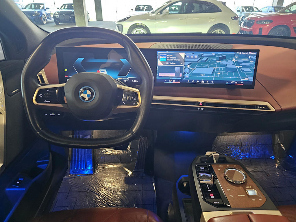 Thumbnail: 2024 BMW iX - 8