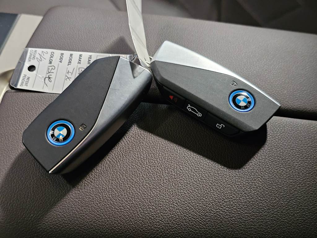 Thumbnail: 2023 BMW iX - 17