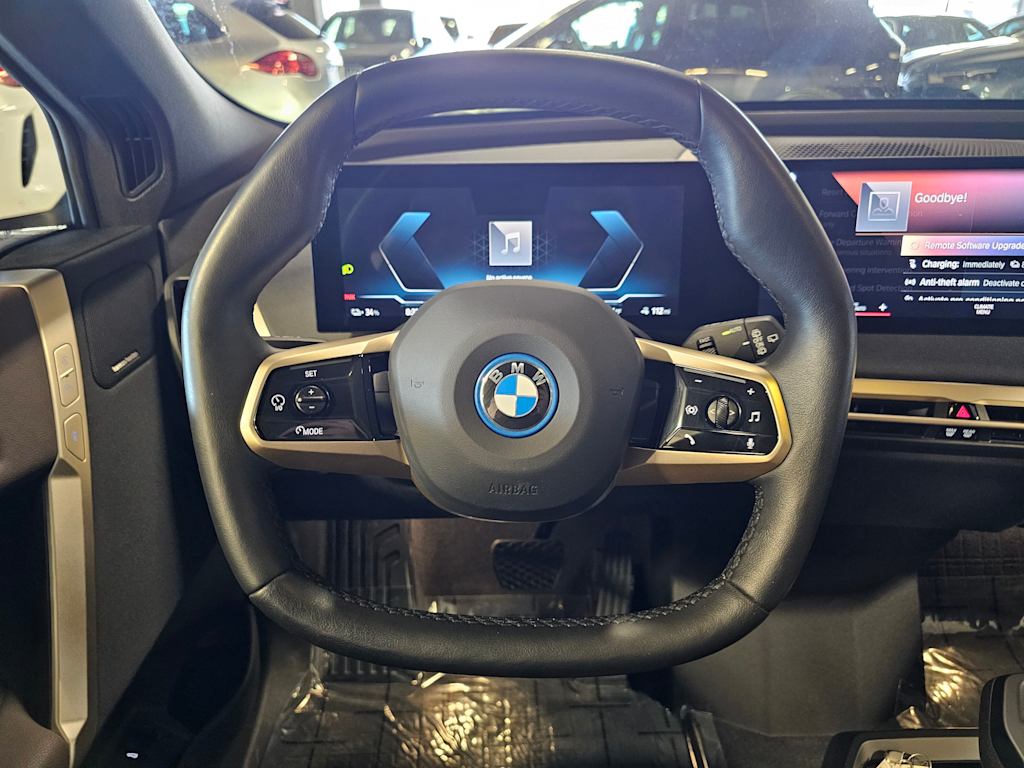 Thumbnail: 2023 BMW iX - 8