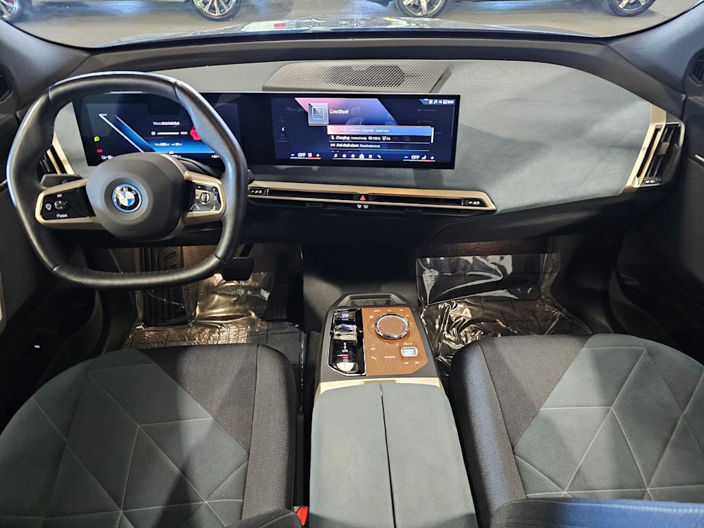 Thumbnail: 2024 BMW iX - 8