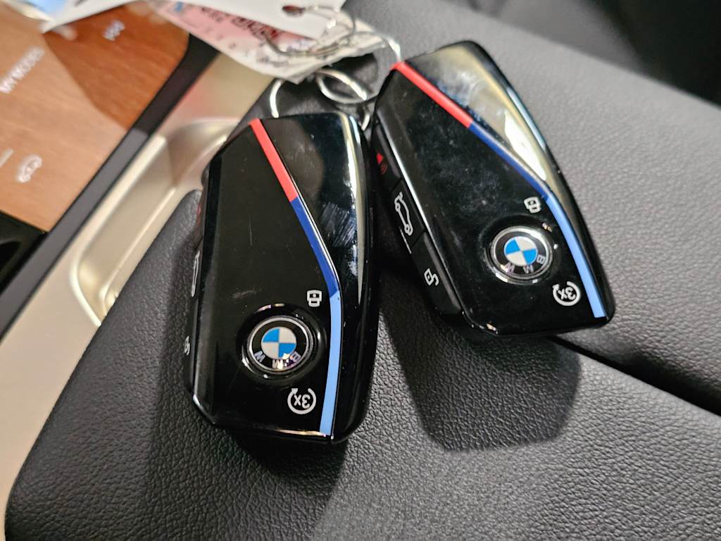 Thumbnail: 2024 BMW iX - 17