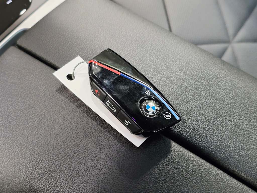 Thumbnail: 2025 BMW iX - 19