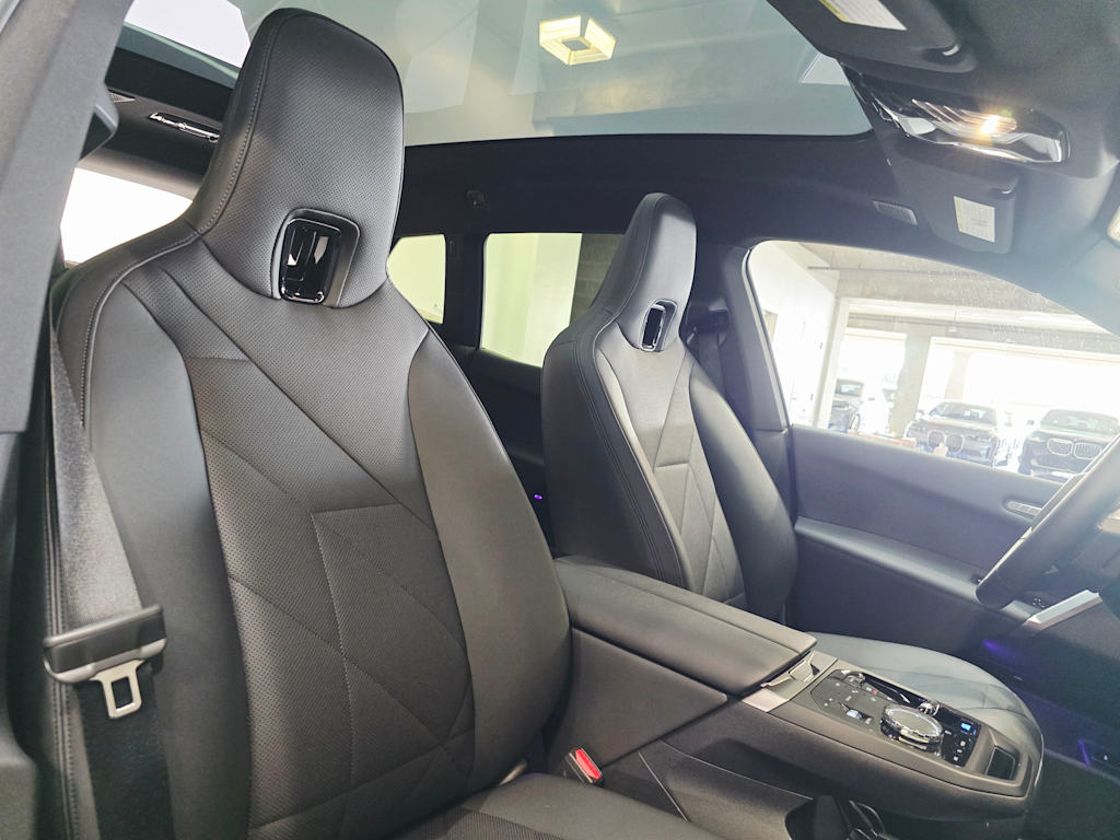 Thumbnail: 2025 BMW iX - 11