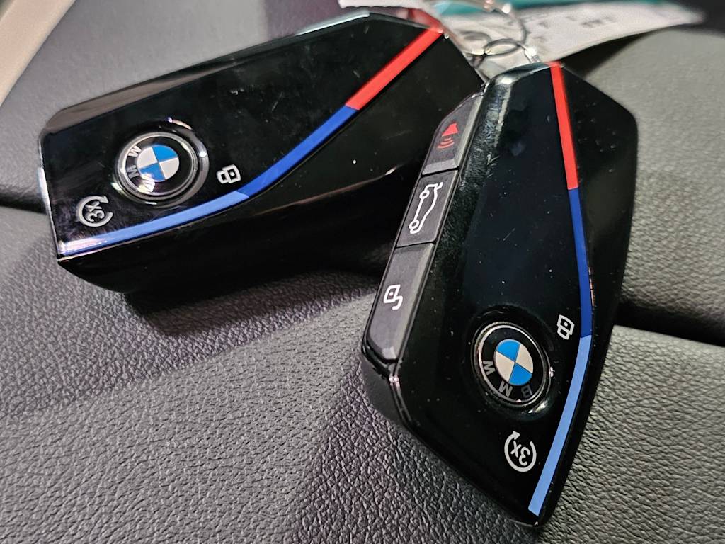 Thumbnail: 2023 BMW iX - 17