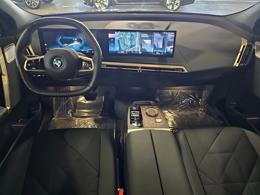 Thumbnail: 2023 BMW iX - 8