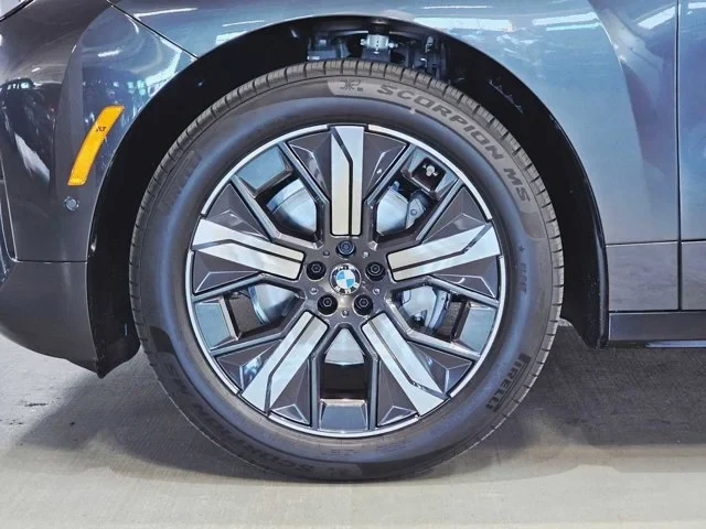Thumbnail: 2026 BMW iX - 7