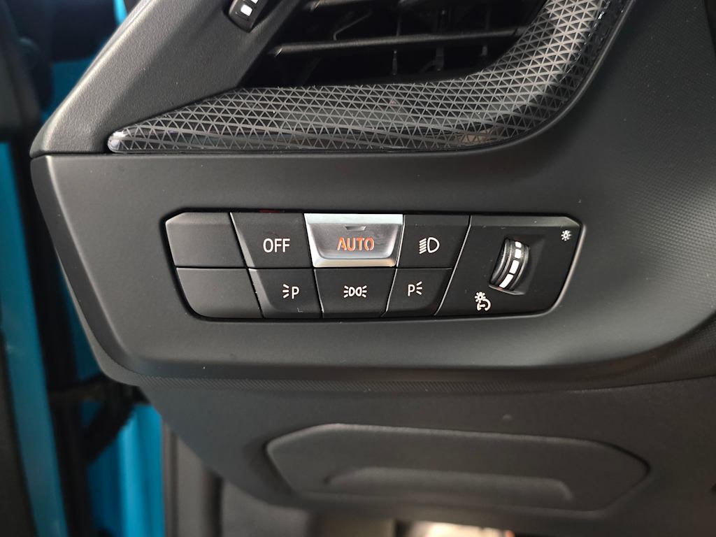 Thumbnail: 2024 BMW 2 Series - 32