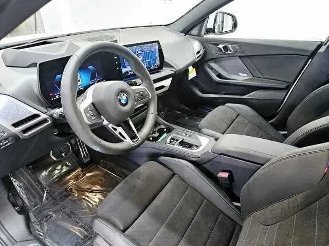 Thumbnail: 2025 BMW 2 Series - 2