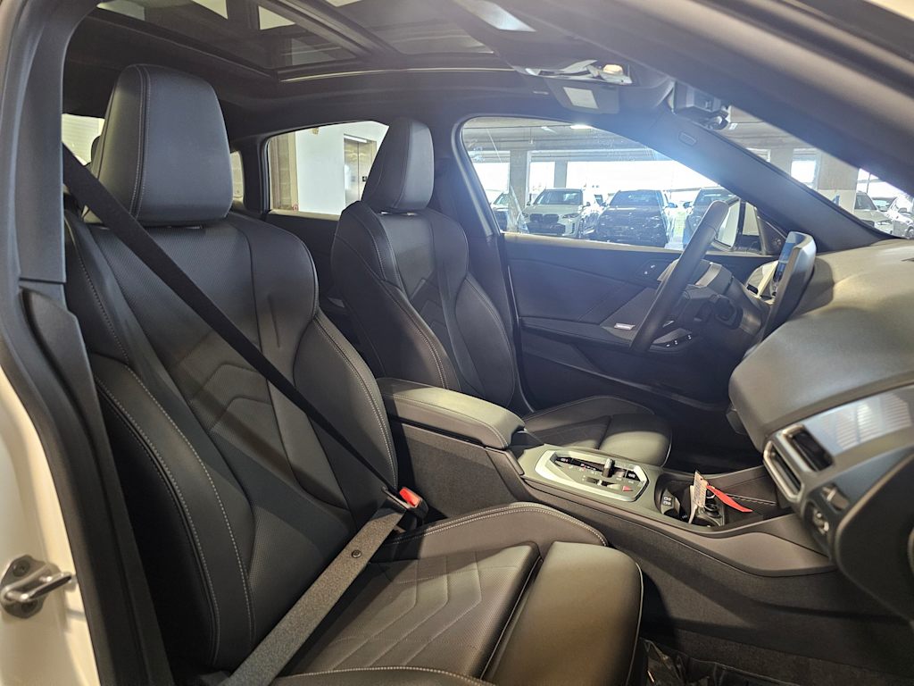 Thumbnail: 2025 BMW 2 Series - 33