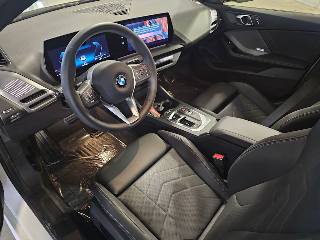 Thumbnail: 2025 BMW 2 Series - 2