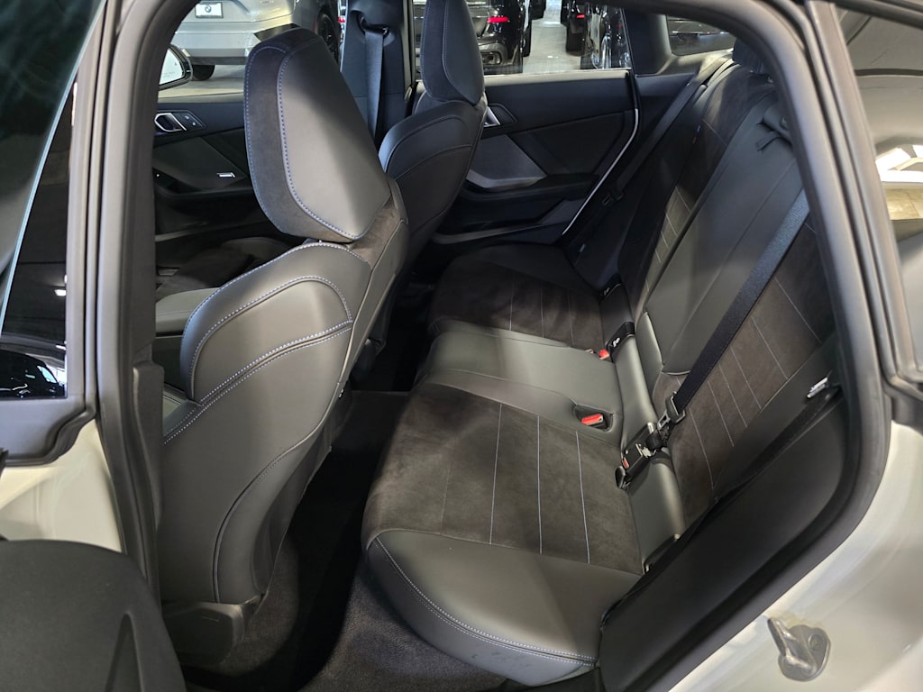 Thumbnail: 2025 BMW 2 Series - 11