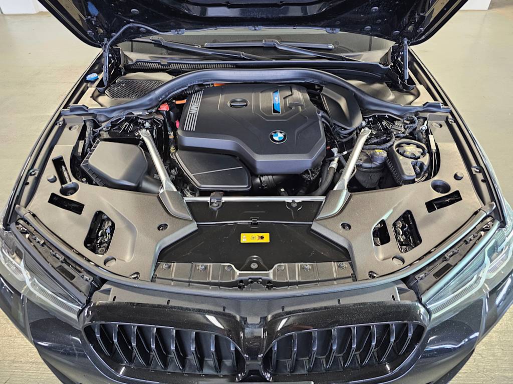 Thumbnail: 2021 BMW 5 Series - 8