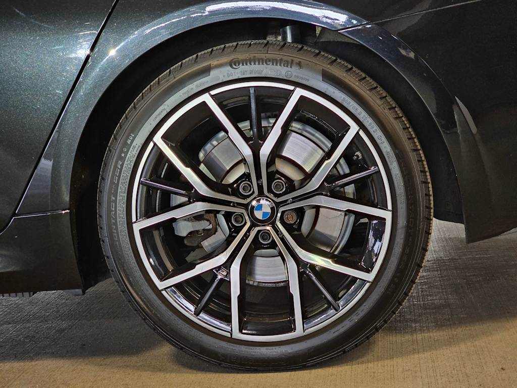 Thumbnail: 2021 BMW 5 Series - 7