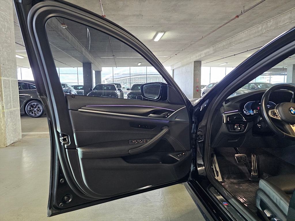 Thumbnail: 2021 BMW 5 Series - 30