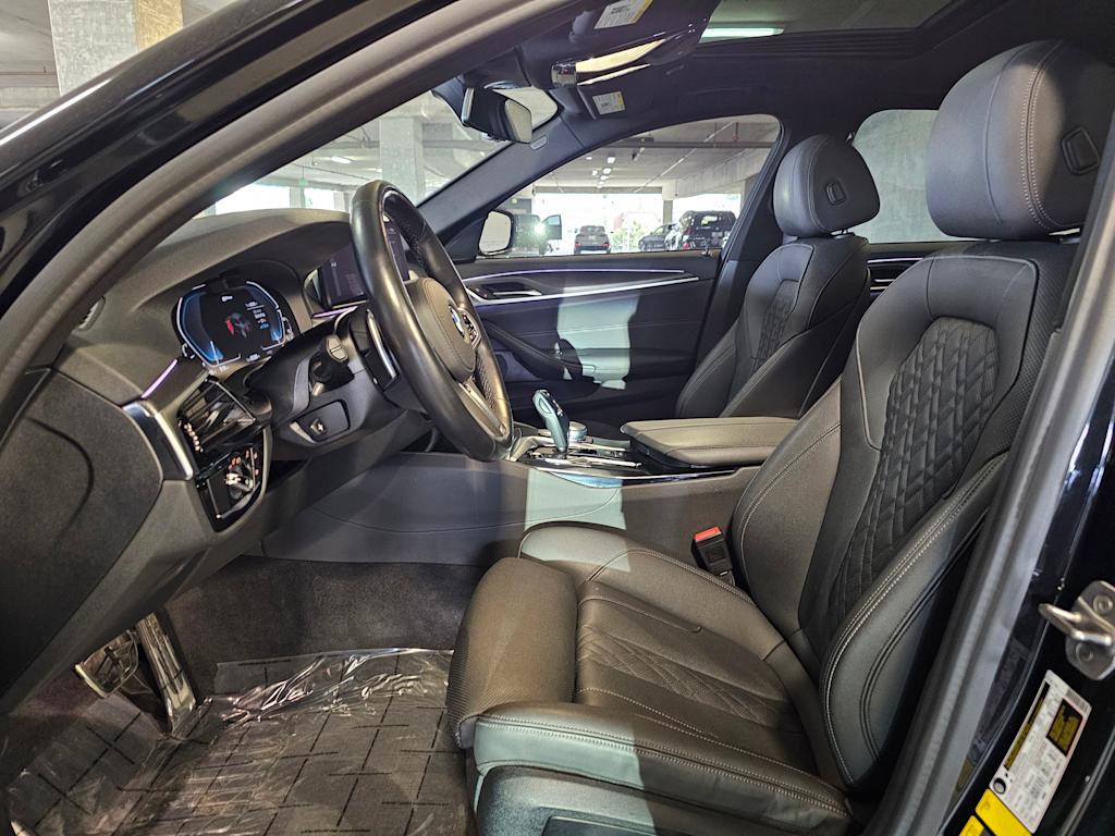 Thumbnail: 2021 BMW 5 Series - 10