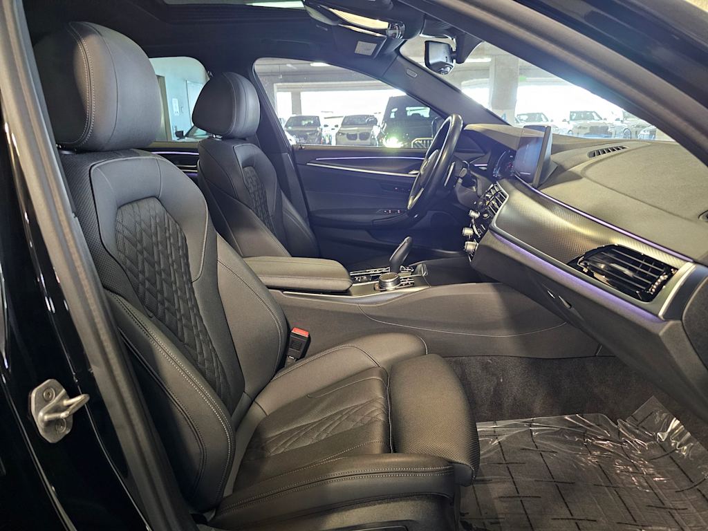 Thumbnail: 2021 BMW 5 Series - 36