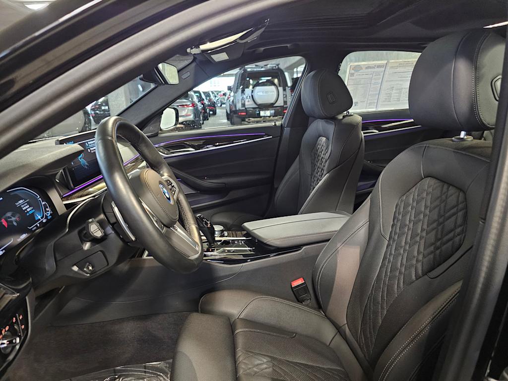 Thumbnail: 2023 BMW 5 Series - 11