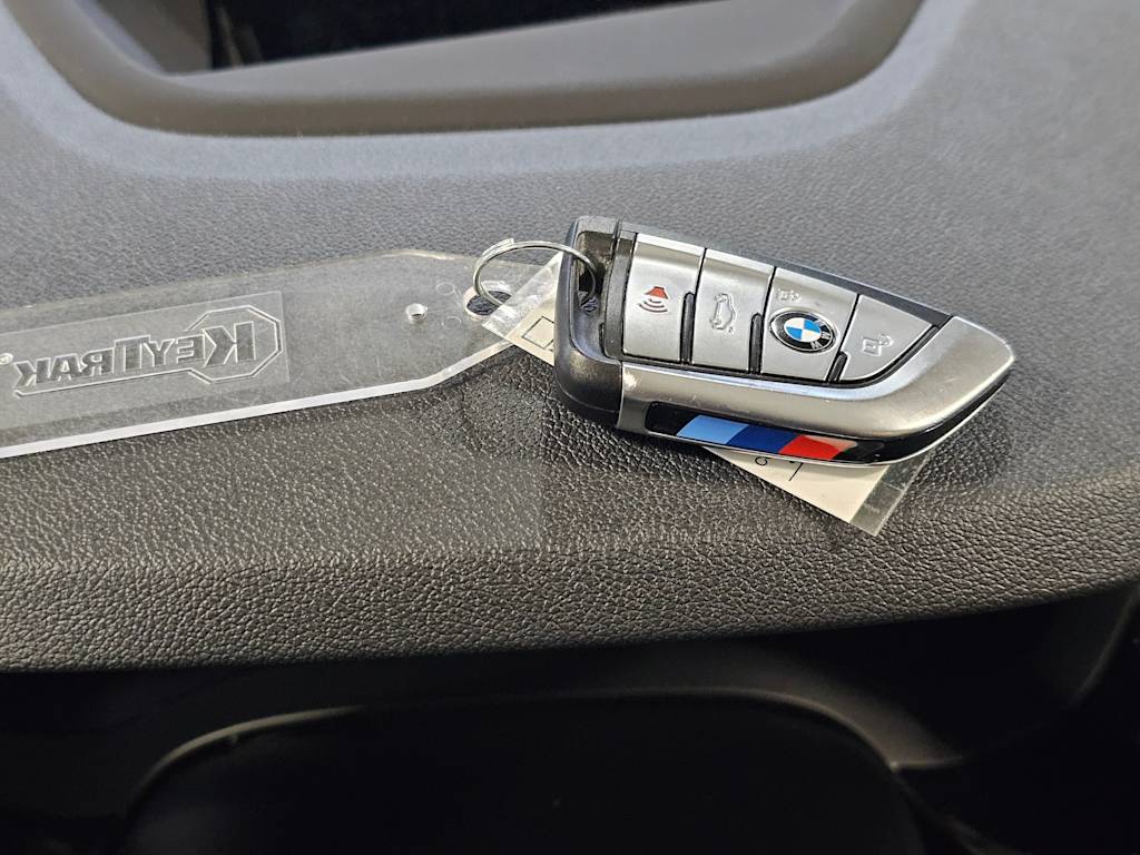 Thumbnail: 2023 BMW 5 Series - 45