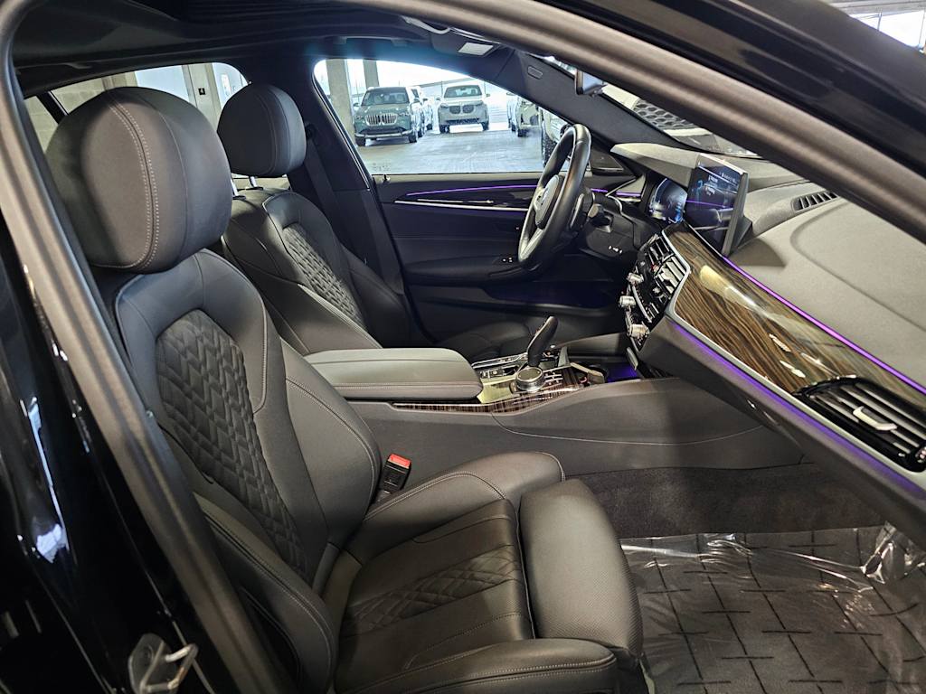 Thumbnail: 2023 BMW 5 Series - 43