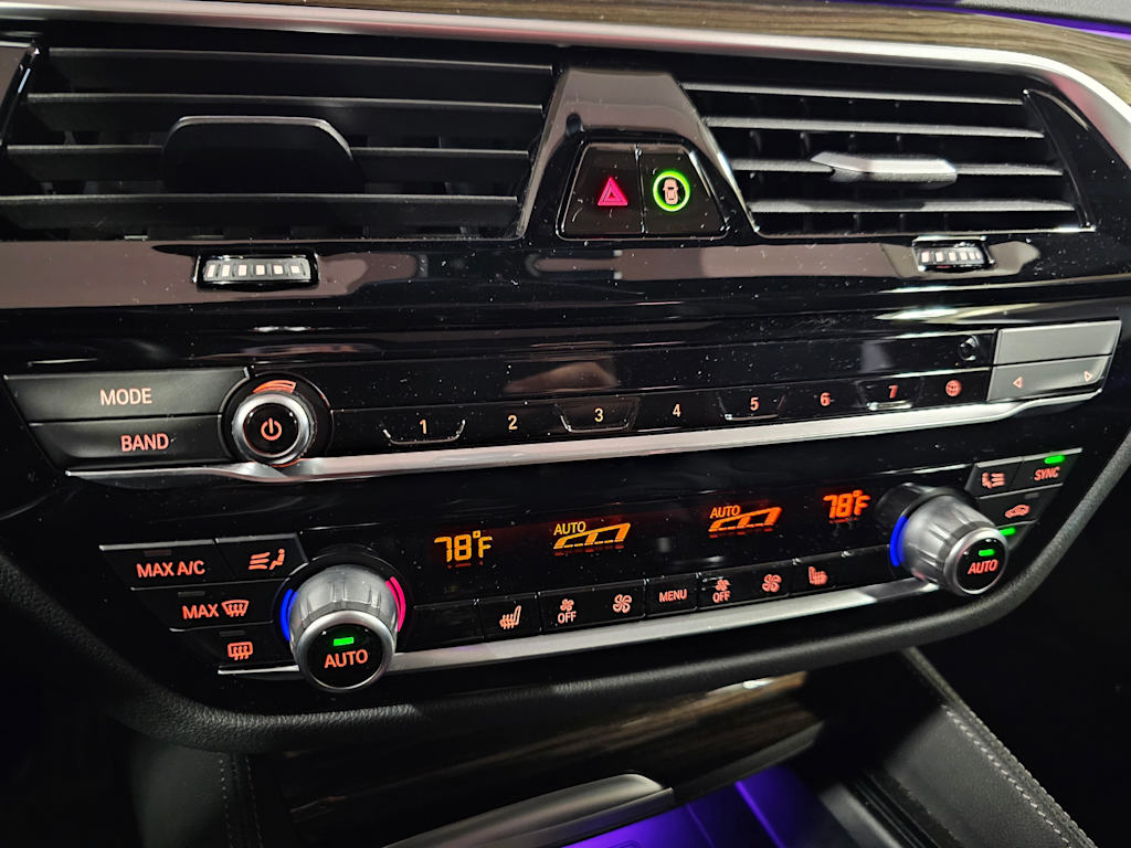 Thumbnail: 2023 BMW 5 Series - 26