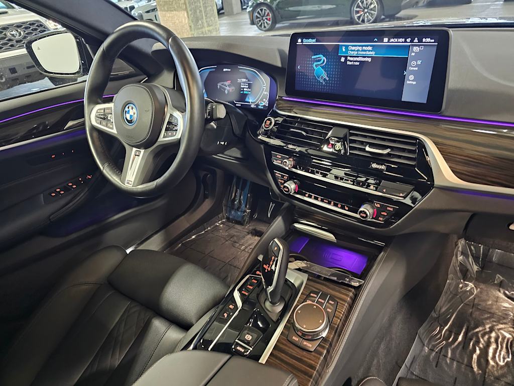 Thumbnail: 2023 BMW 5 Series - 44