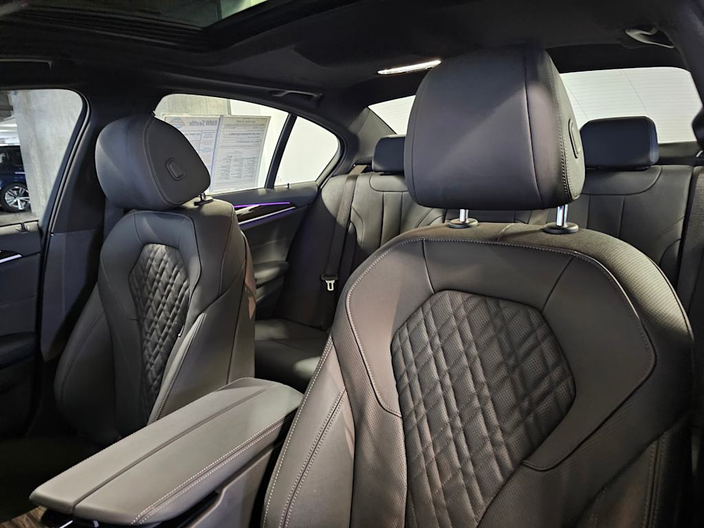 Thumbnail: 2023 BMW 5 Series - 12