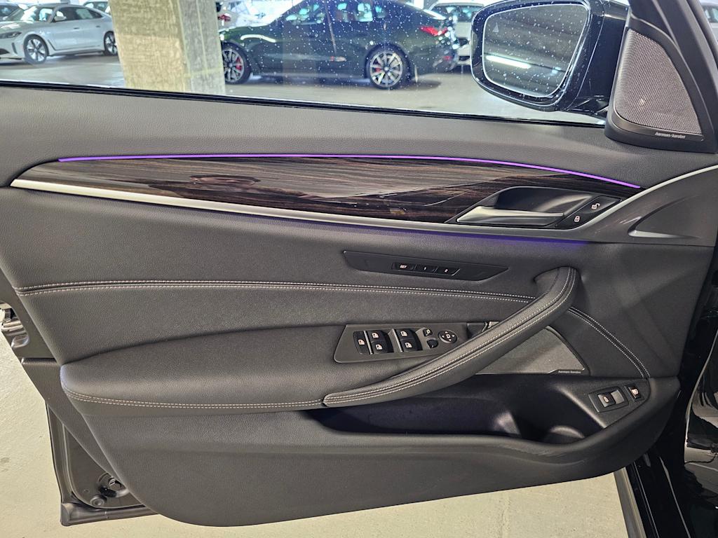 Thumbnail: 2023 BMW 5 Series - 35