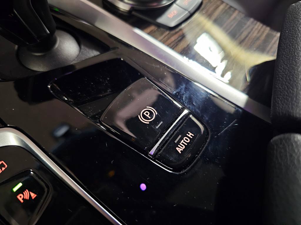 Thumbnail: 2023 BMW 5 Series - 15