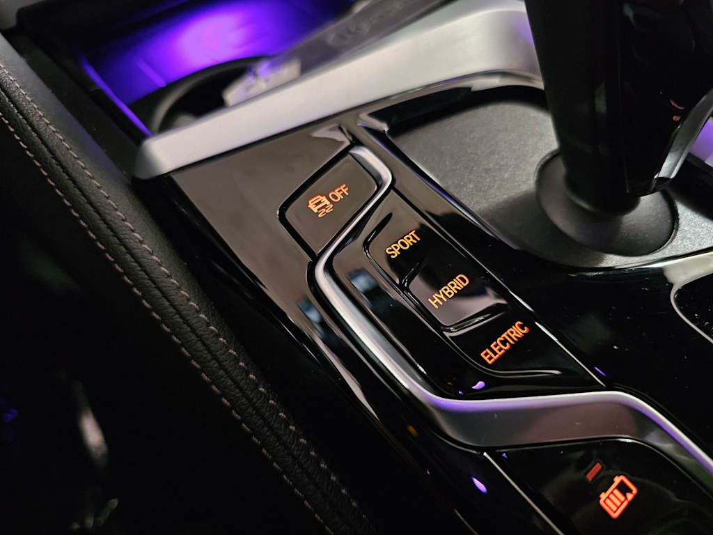 Thumbnail: 2023 BMW 5 Series - 32