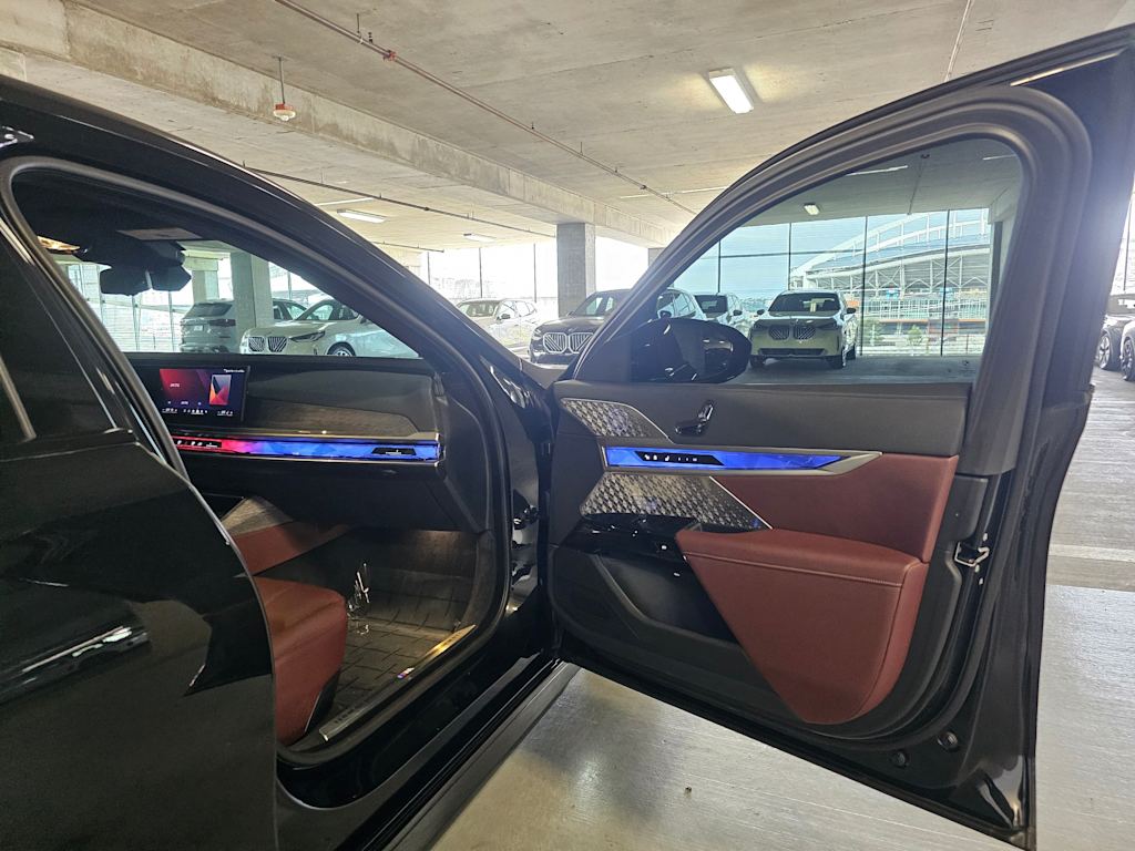 Thumbnail: 2025 BMW 7 Series - 33